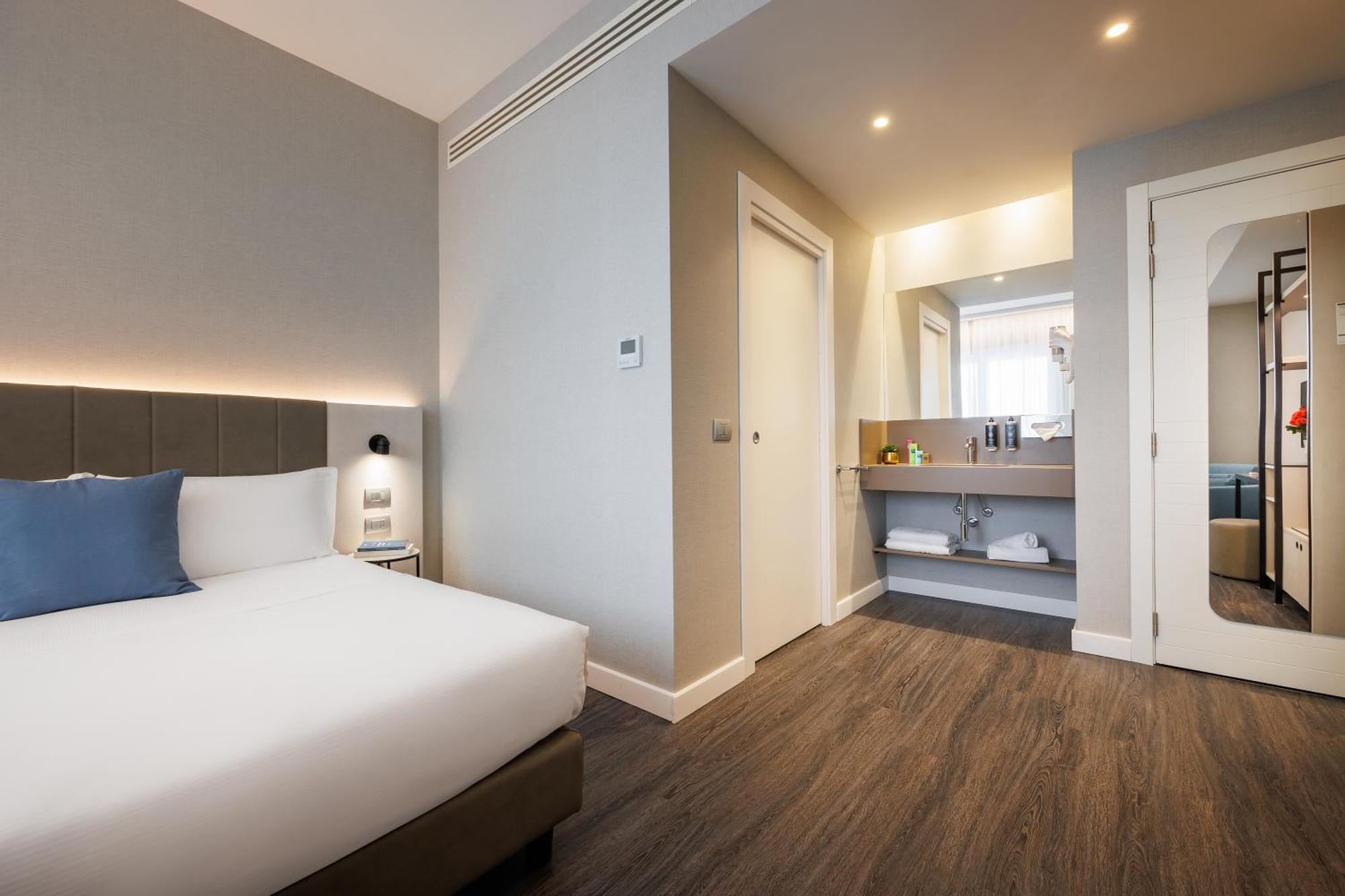 Ih Hotels Milano Centrale Exterior photo