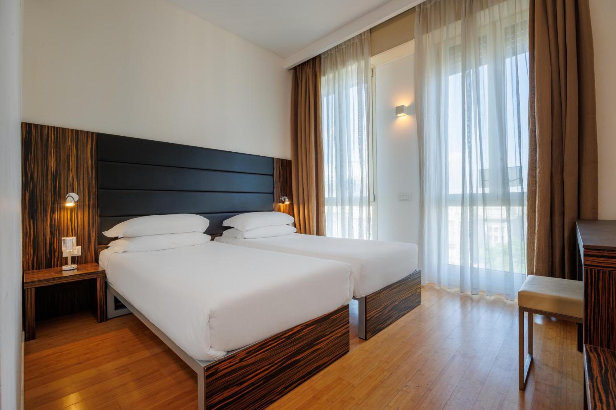 Ih Hotels Milano Centrale Exterior photo