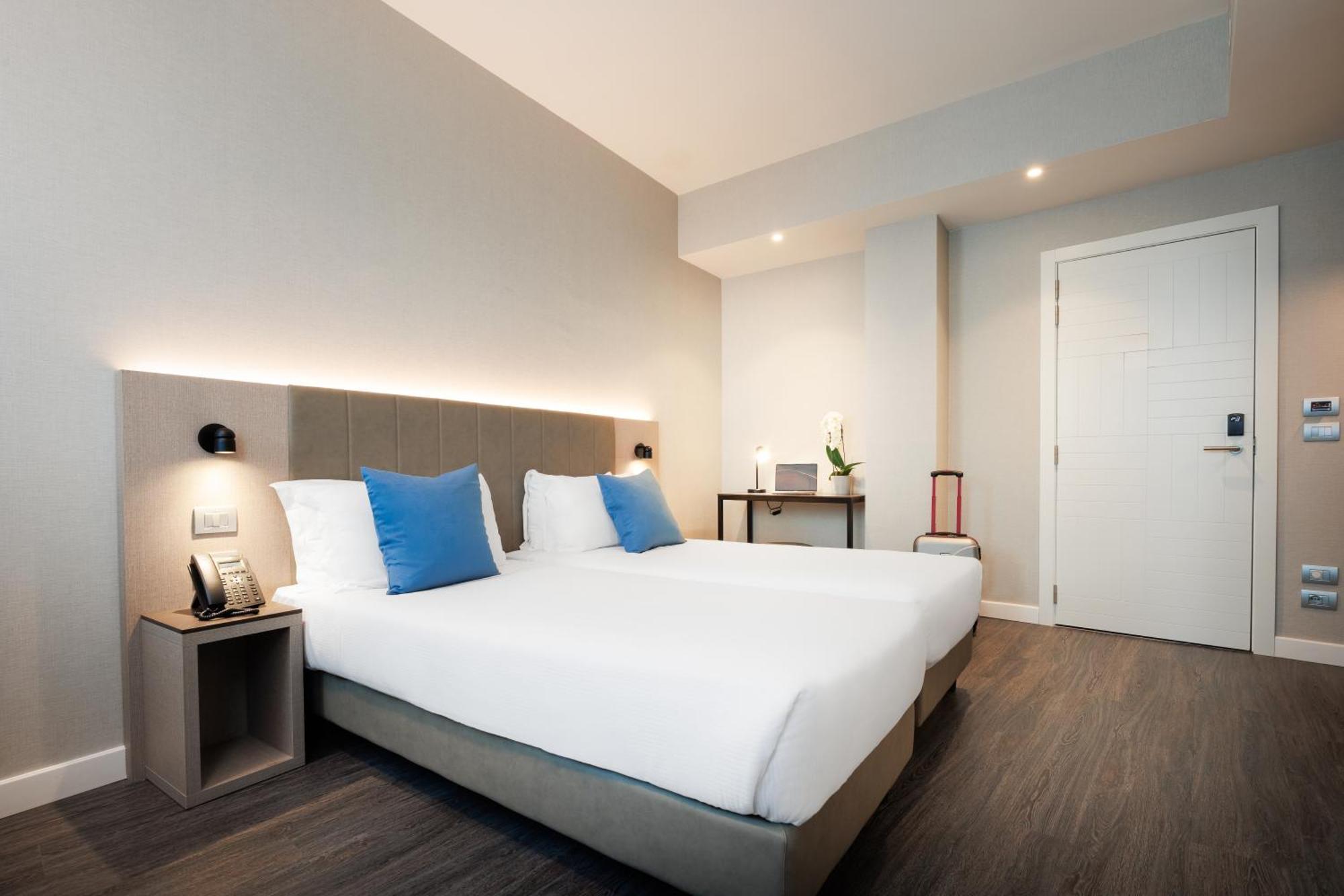 Ih Hotels Milano Centrale Exterior photo