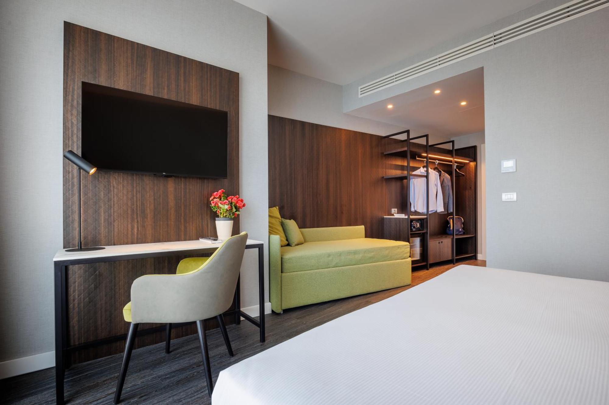 Ih Hotels Milano Centrale Exterior photo