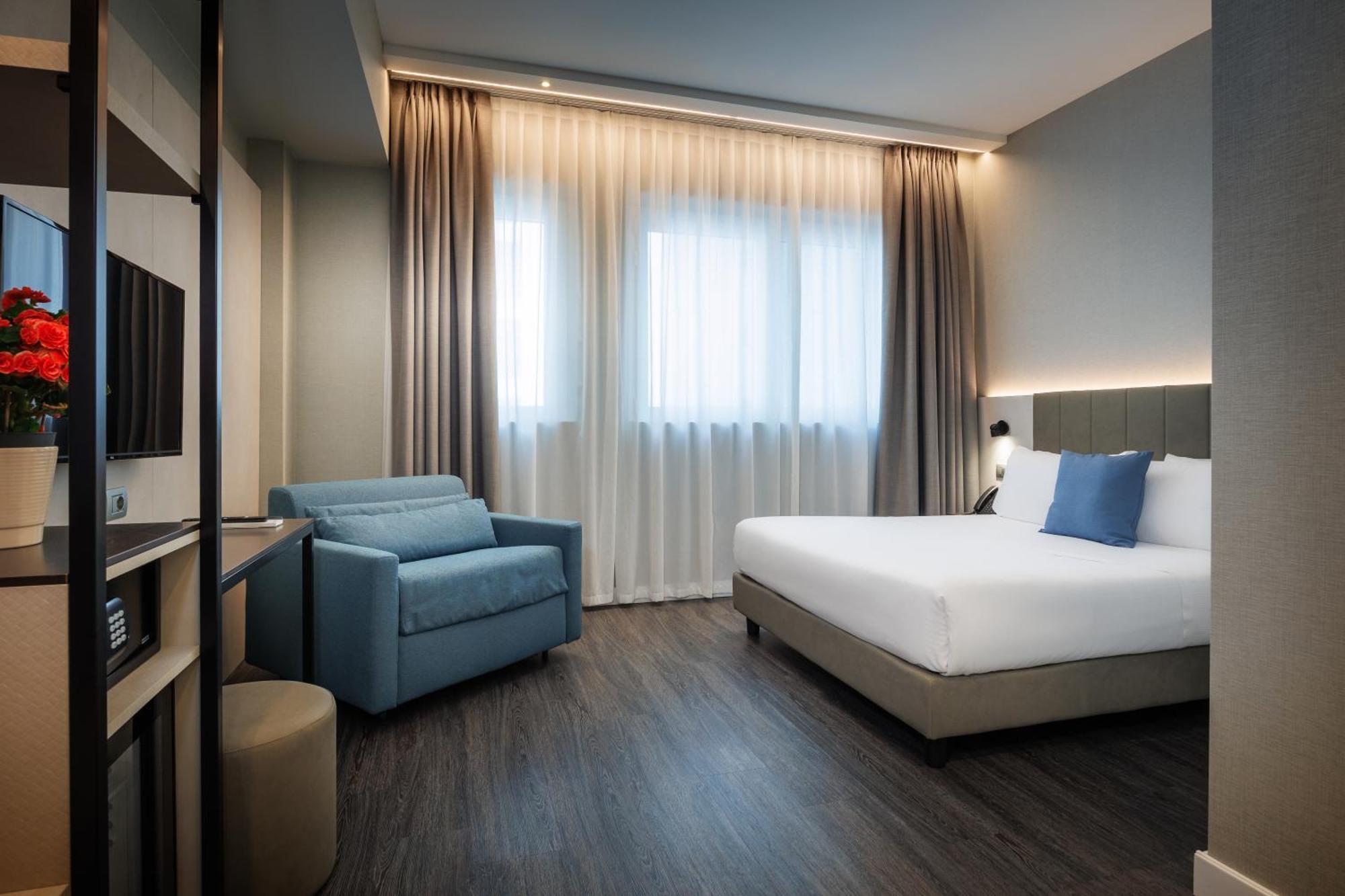Ih Hotels Milano Centrale Exterior photo