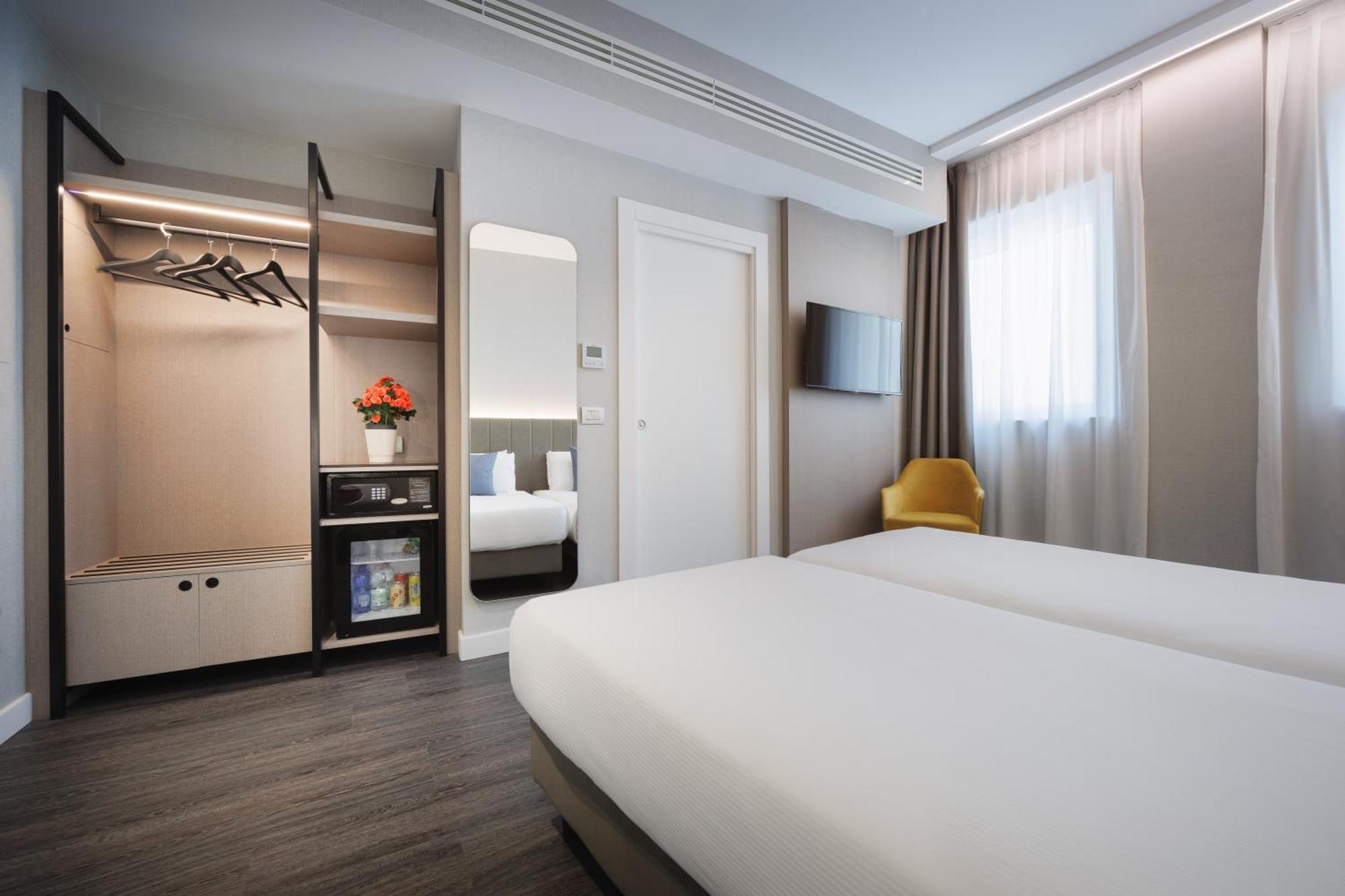 Ih Hotels Milano Centrale Exterior photo