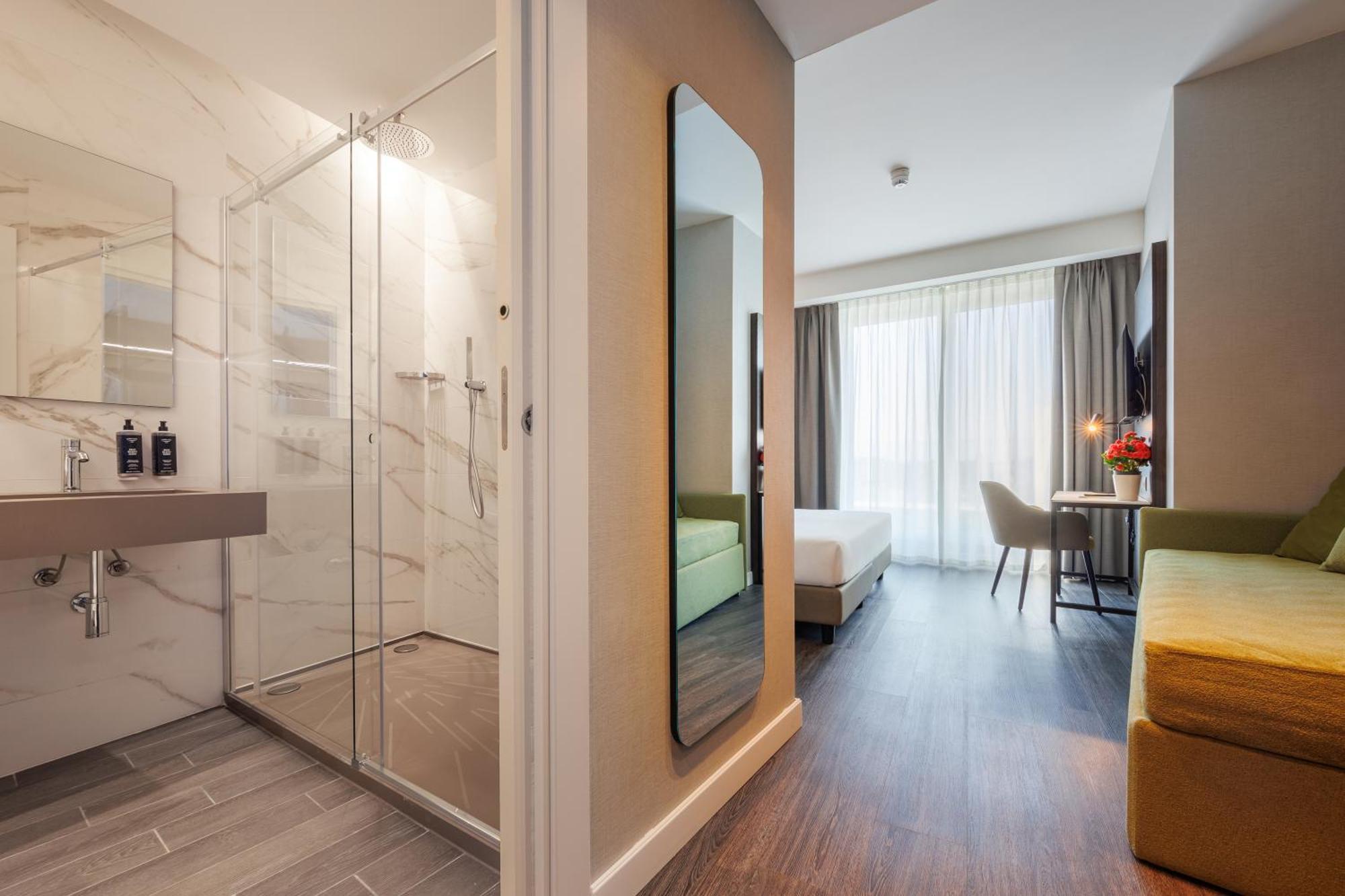 Ih Hotels Milano Centrale Exterior photo