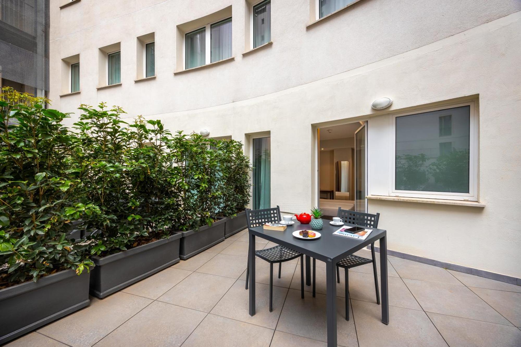 Ih Hotels Milano Centrale Exterior photo